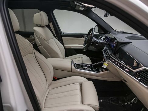 Used 2024 BMW X5 sDrive40i w/ M Sport Package RWD image 17