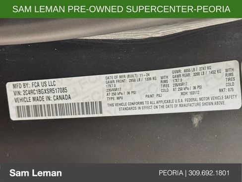 Used 2025 Chrysler Pacifica Select FWD image 30