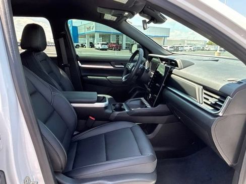Used 2026 GMC Terrain Elevation w/ Elevation Premium Package AWD/4WD image 13