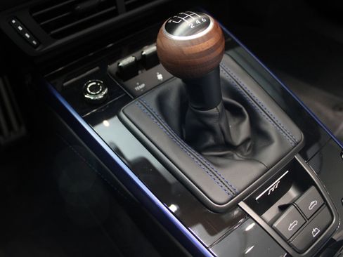 New 2026 Porsche 911 Carrera T image 22