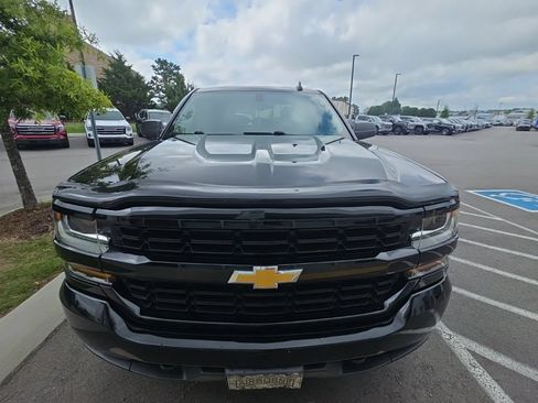 Used 2018 Chevrolet Silverado 1500 Custom w/ Custom Value Package AWD/4WD image 5