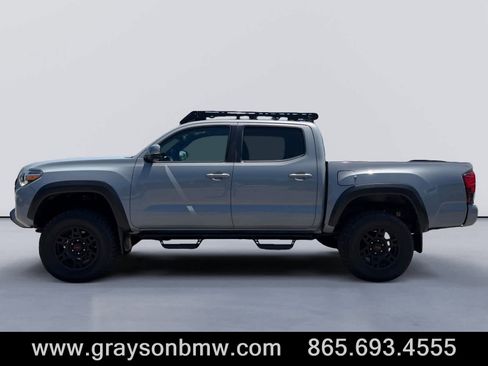 Used 2019 Toyota Tacoma TRD Off-Road AWD/4WD image 6