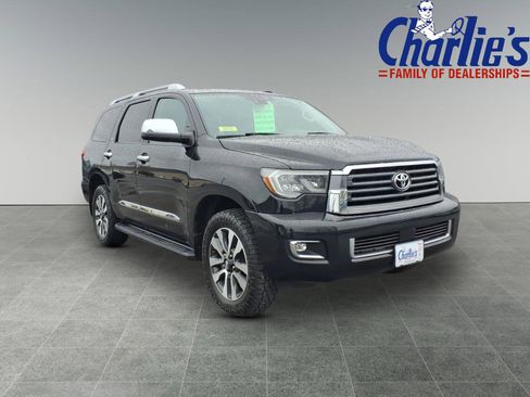 Used 2018 Toyota Sequoia Limited w/ Safety & Convenience Package AWD/4WD image 3