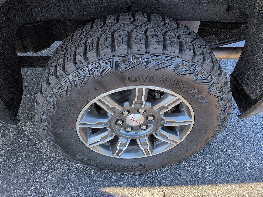 Used 2025 GMC Sierra 1500 AT4 AWD/4WD image 10