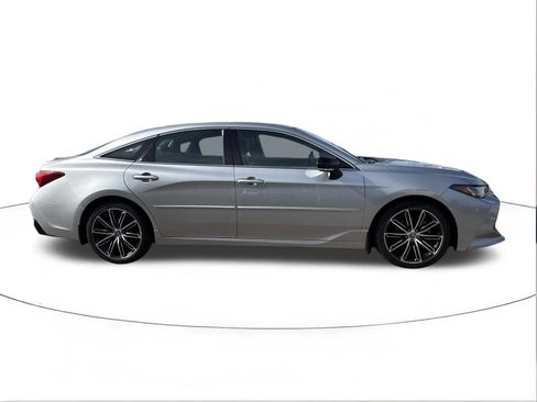 Used 2019 Toyota Avalon Touring w/ Advanced Safety Package FWD image 2