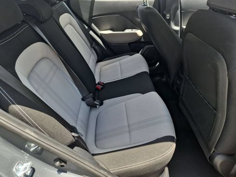 Used 2025 Hyundai Venue SEL FWD image 29