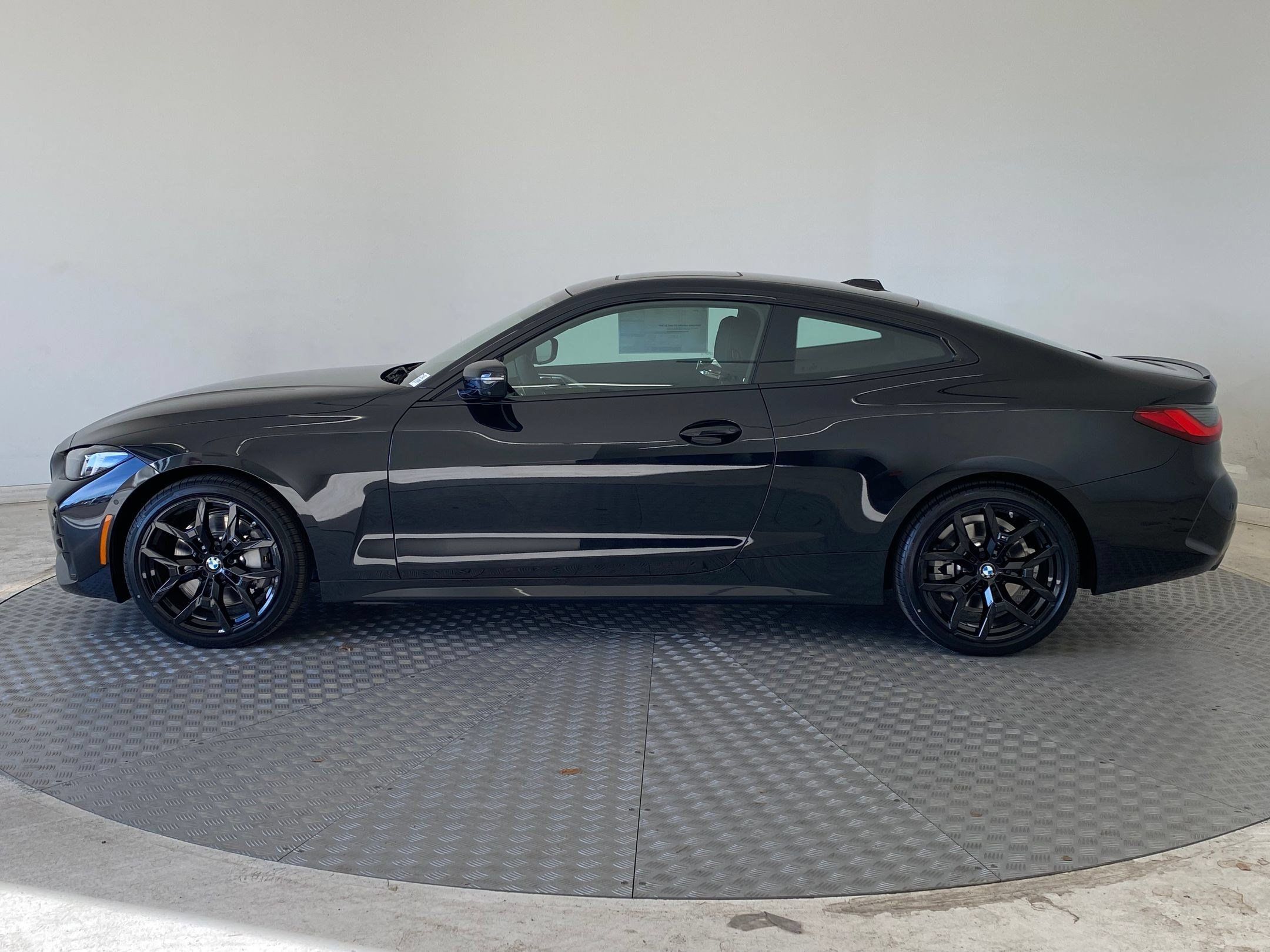 Used 2026 BMW 430i xDrive Coupe w/ M Sport Package AWD/4WD image 2