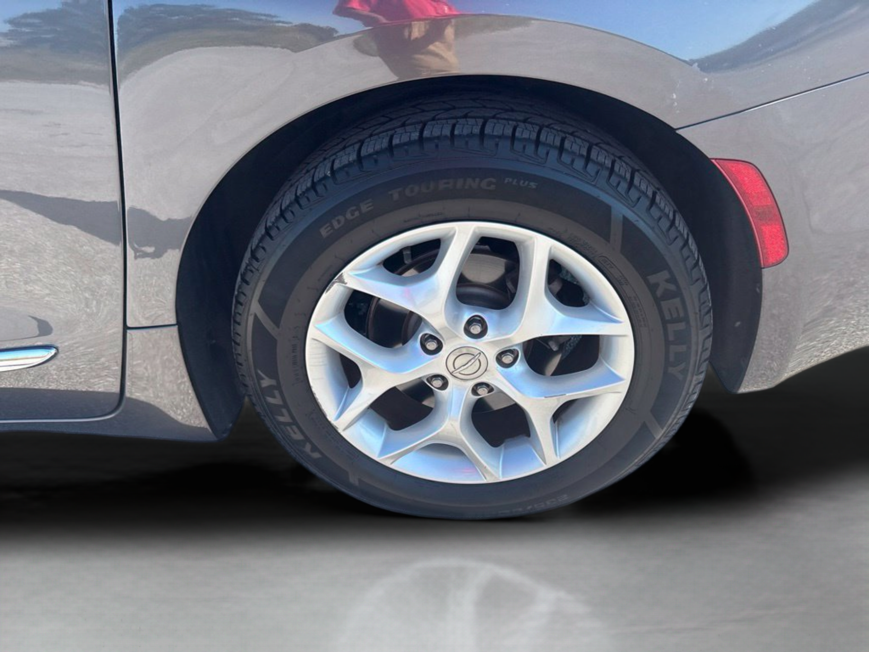 Used 2018 Chrysler Pacifica Touring-L Plus w/ Tire & Wheel Group FWD image 35