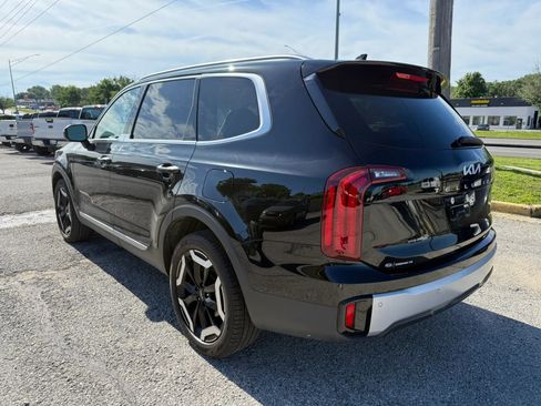 Used 2024 Kia Telluride S AWD/4WD image 5