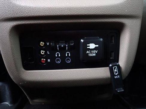 Used 2016 Honda Pilot Elite image 11