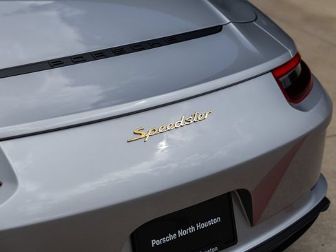 Used 2019 Porsche 911 Speedster RWD image 17