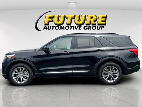 Certified 2022 Ford Explorer XLT w/ Equipment Group 202A AWD/4WD image 6