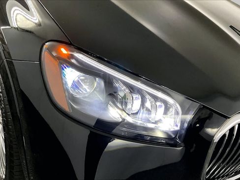 Used 2025 Mercedes-Benz Maybach GLS 600 4MATIC image 27