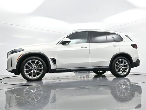Used 2024 BMW X5 xDrive40i w/ Premium Package image 44
