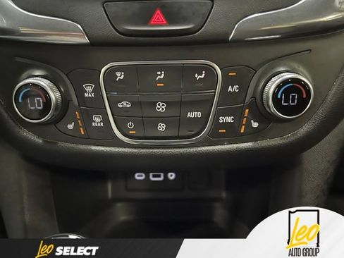 Used 2019 Chevrolet Equinox LT FWD image 19