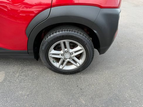Used 2018 Hyundai Kona SE AWD/4WD image 14