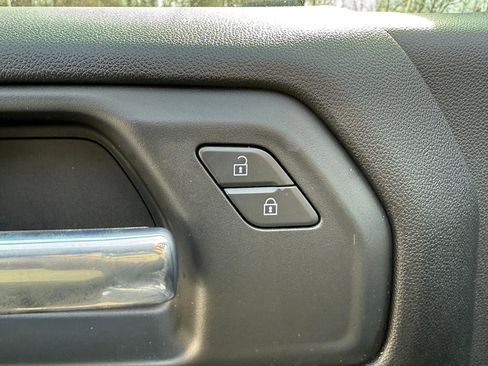 Certified 2022 Chevrolet Silverado 1500 Custom image 16