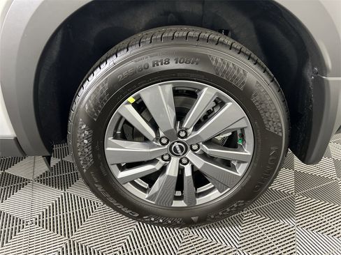 New 2025 Nissan Pathfinder SV image 19