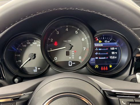 New 2026 Porsche Macan AWD/4WD image 20