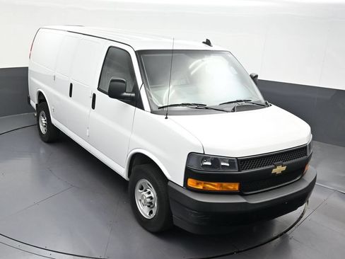 Used 2022 Chevrolet Express 2500 w/ Driver Convenience Package RWD image 22
