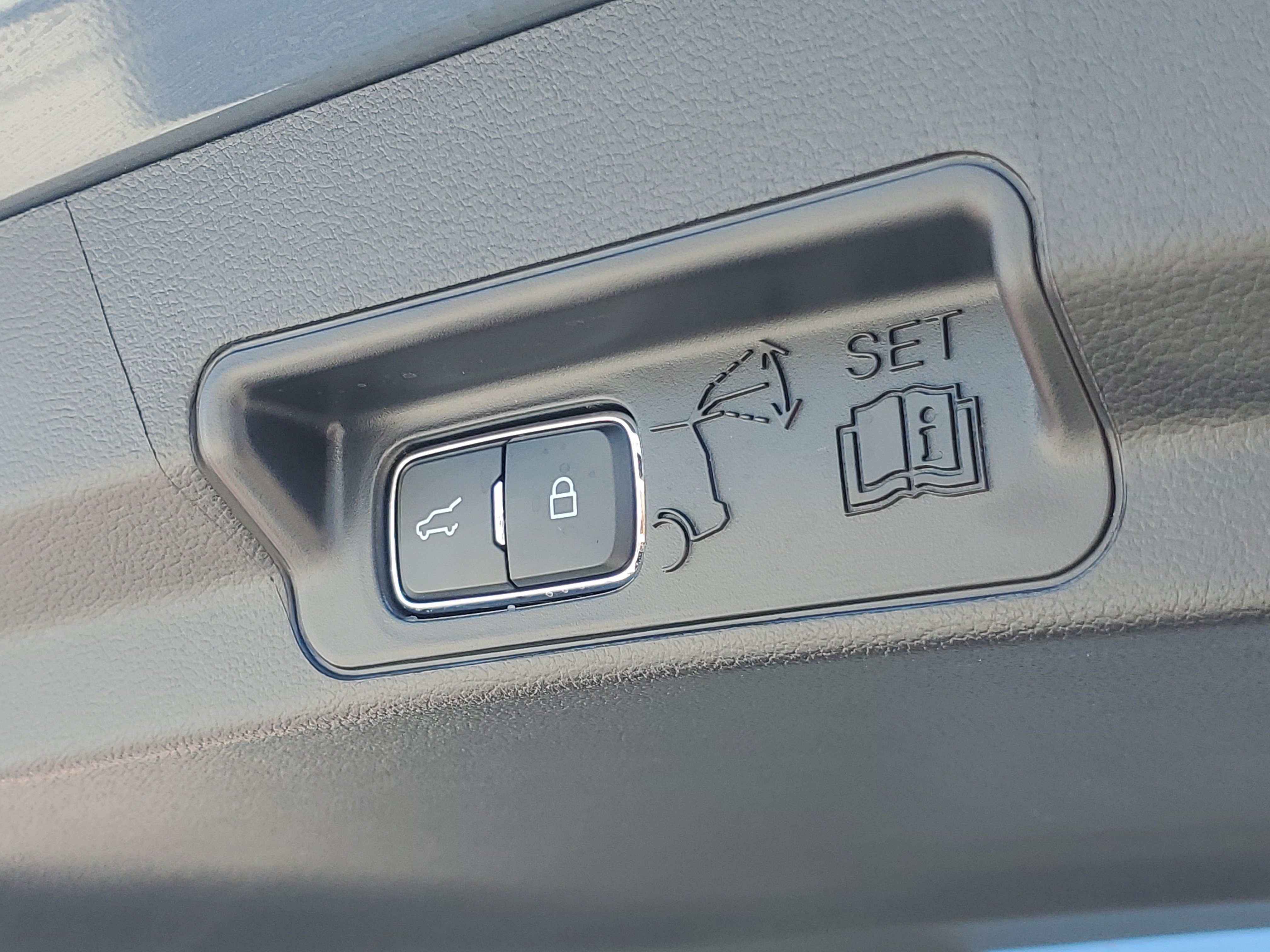 Used 2026 Ford Explorer Active w/ Active Comfort Package RWD image 10