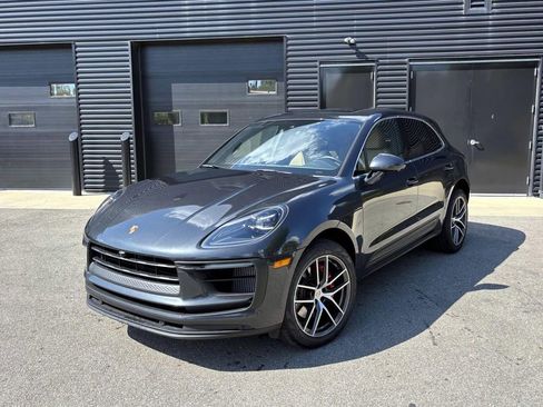 Certified 2022 Porsche Macan S image 6