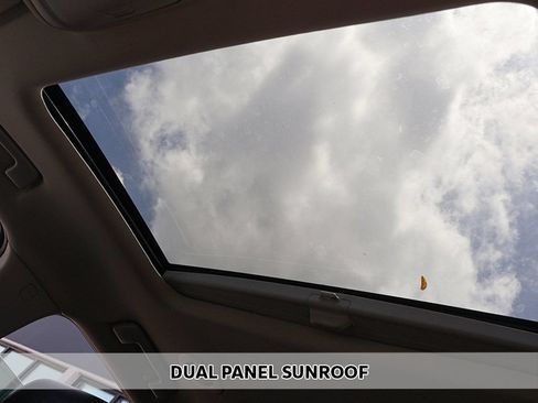 Used 2020 GMC Acadia SLT w/ Driver Alert Package II FWD image 11