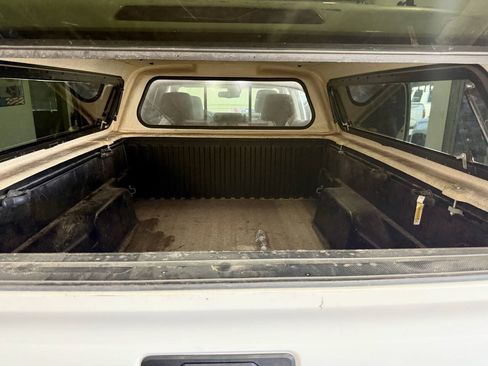 Used 2019 Toyota Tacoma SR5 RWD image 31