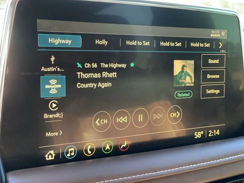 Used 2021 Chevrolet Suburban High Country w/ Premium Package RWD image 13