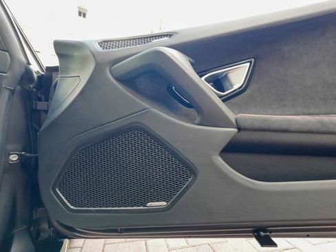 Used 2022 Lamborghini Huracan EVO RWD image 77