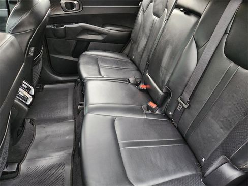 Used 2025 Kia Sorento S w/ Panoramic Sunroof Package image 40