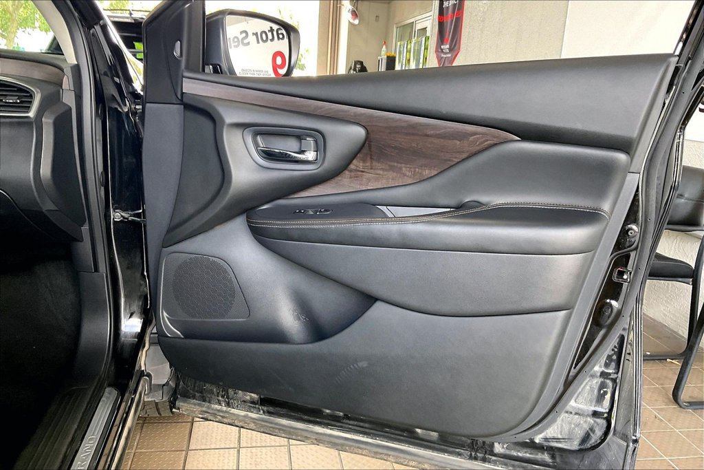 Used 2024 Nissan Murano Platinum AWD/4WD image 21
