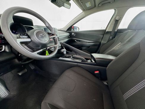 Used 2023 Hyundai Elantra SE FWD image 20
