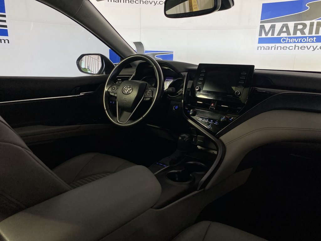 Used 2024 Toyota Camry SE w/ Convenience Package FWD image 27