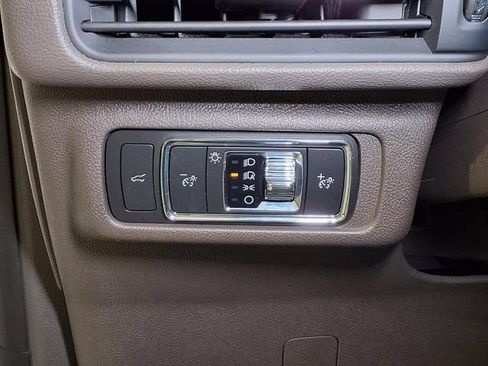 Used 2022 Lincoln Corsair FWD w/ Equipment Group 101A image 17