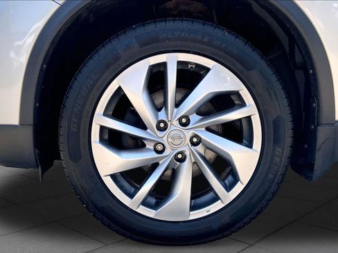 Used 2015 Nissan Rogue SL AWD/4WD image 11