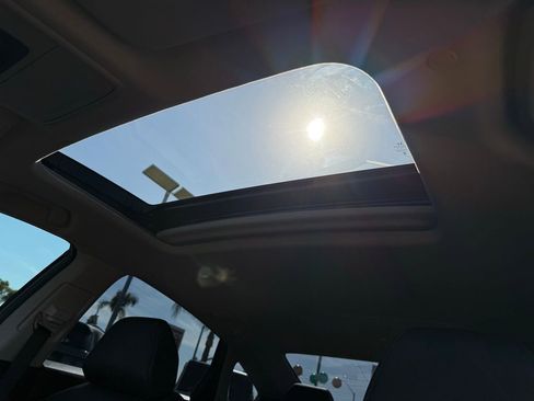 Used 2023 Honda Accord EX-L image 17