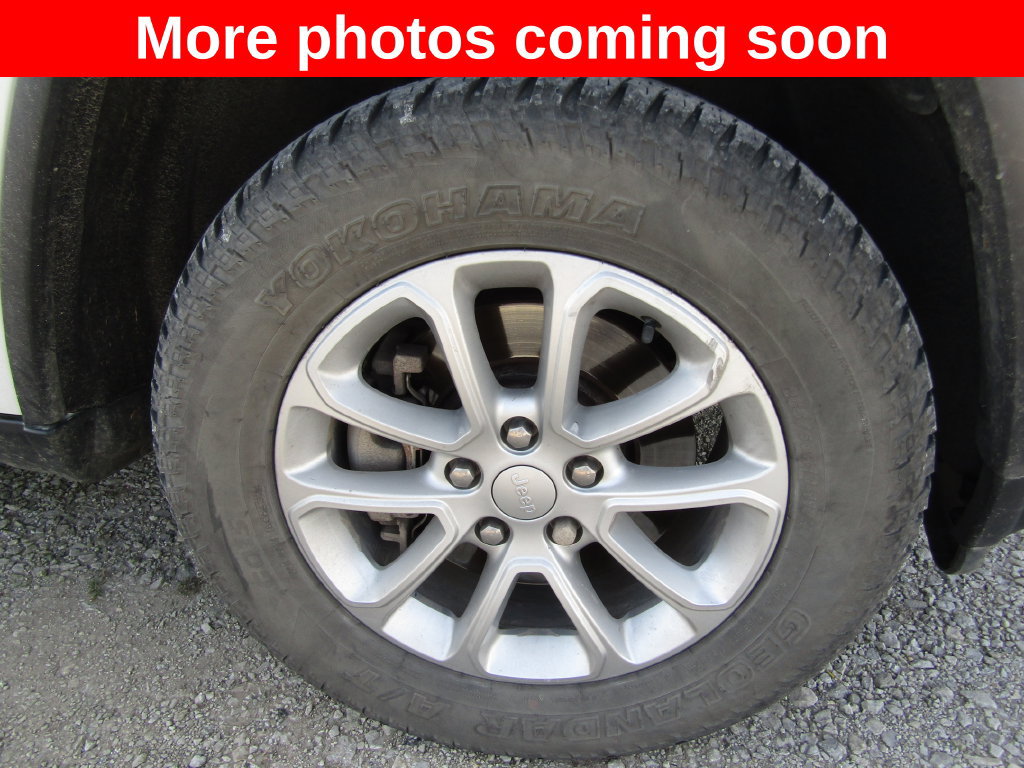 Used 2021 Jeep Grand Cherokee Laredo X AWD/4WD image 9