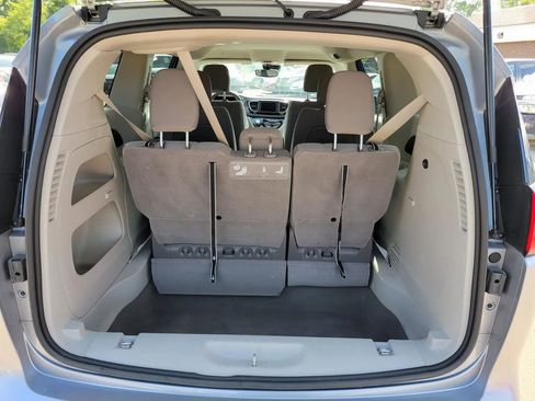 Used 2021 Chrysler Voyager LX image 12