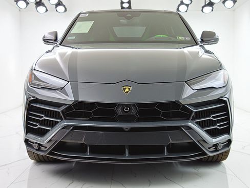 Used 2022 Lamborghini Urus AWD/4WD image 13