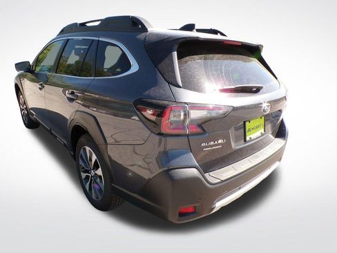 Used 2025 Subaru Outback Limited AWD/4WD image 4