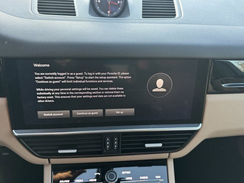 Used 2023 Porsche Cayenne image 17