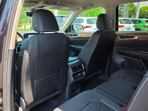 Used 2026 Volkswagen Atlas SE FWD image 45