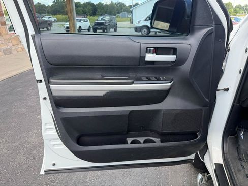 Used 2014 Toyota Tundra SR5 AWD/4WD image 12