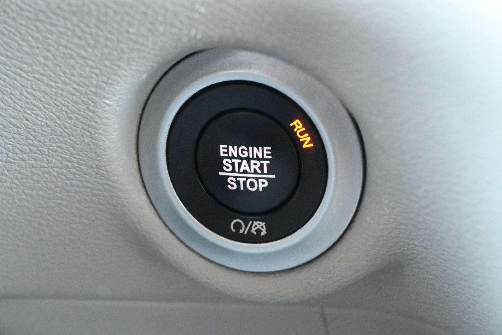Used 2023 Chrysler Pacifica Touring-L FWD image 16