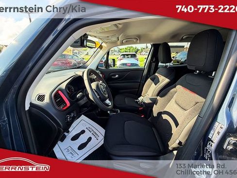 Used 2023 Jeep Renegade Trailhawk AWD/4WD image 30