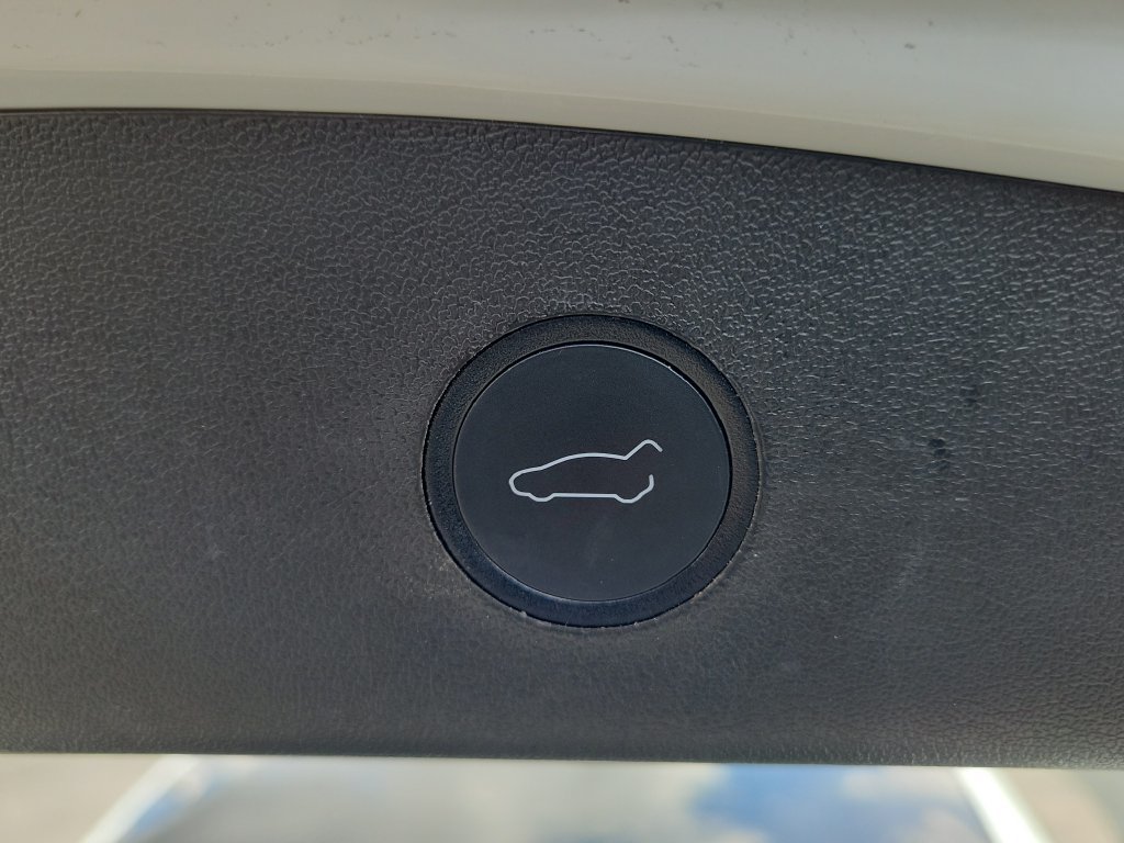 Used 2022 Tesla Model 3 Long Range AWD/4WD image 8