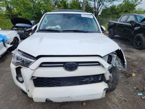 Used 2024 Toyota 4Runner SR5 Premium w/ Moonroof Package RWD image 2