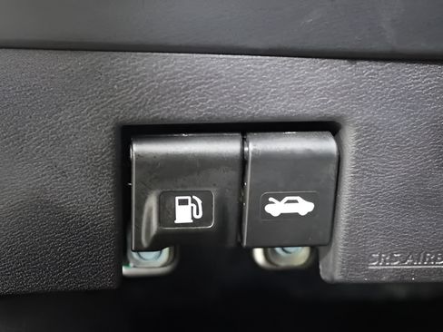 Used 2023 Nissan Versa SR w/ Trunk Package FWD image 29