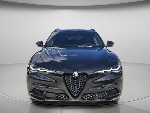 Used 2024 Alfa Romeo Stelvio AWD image 4